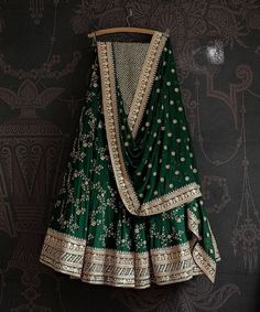 Black And Gold Lehenga, Lucknowi Lehenga, Plus Size Lehenga, Green Lehenga Choli, Gold Lehenga, Indian Bridesmaid Dresses, Cotton Lehenga, Mehendi Outfits, Georgette Lehenga