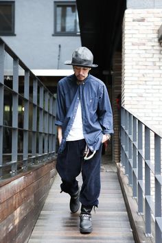 Street Style - 原宿 - リョータさん - 2014年06月30日撮影 - FASHIONSNAP.COM Man Street Style, Japanese Americana, Men Streetstyle, Men With Style, Street Clothing, Men's Street Style, Sharp Dressed Man, Men's Hats