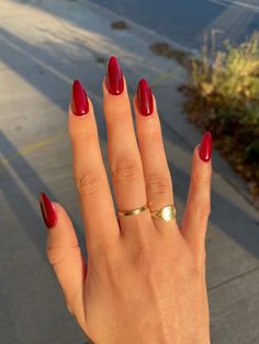 Sultry Red Nails, Red Almond Nails Medium Length, Red Almond Nails Aesthetic, Red Nails Colors Shades, Nail Colors For Darker Skin Tones, Blood Red Almond Nails, Shimmery Red Nails, Red Summer Acrylic Nails, Red Acrilycs Nails