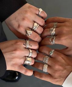 Girl Aesthetics, Dope Jewelry, Funky Jewelry, Jewelry Lookbook, Dream Jewelry, Pretty Jewellery, Jewelry Inspo, Piercing Jewelry, Cute Jewelry