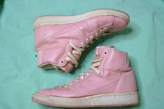 "Wow these are just so good! And they are bubble gum PINK leather. Original vintage 80's PINK NIKE Penetrators. Womens size 9, fits true to size. Stiffness to left toe, some glue yellowing around sole edges, scuffing to right shoe outside. In pretty good condition for age and use. Great pre Margiela like swoosh with just perforated holes, such a cool modern look for 1980. Made in Republic of Korea as stated on back of tongue. Bottom length measures 10 1/2\" Bottom across measures 3 1/2\" Length Eighties Shoes, Vintage Nike Sneakers, 80s Shoes, Instant Family, 80's Fashion, Rainbow Shoes, Nike Retro, Cute Shoes Heels, Bubble Gum Pink