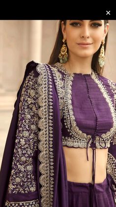 #croptops #cropamdlehanga Corset Blouse Indian, Kurti Style Blouse Designs, Anushree Reddy Blouse, Trending Indian Outfits For Wedding, Indian Outfits For Wedding, Trending Indian Outfits, Lehenga Blouse Pattern, Outfits For Wedding