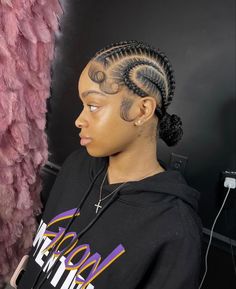 Braids Back Hairstyles Black Women, Braid On Scalp Hairstyles, Black Women Feed In Braid Styles, Trendy Feed In Braids, Feedin Braids Low Bun, Straight Back Bun Braids, Swirl Feed In Braids, Designed Feed In Braids, Straight Back Cornrows With Bun