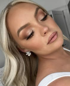 Natural Makeup Blonde Green Eyes, Bridal Hair And Makeup For Blondes, Bridal Makeup Blue Eyes, Blonde Green Eyes, Blonde Hair Pale Skin, Makeup For Small Eyes, Glam Bride Makeup, Pale Makeup