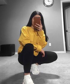 @yamtrill :) Converse Outfits, Yellow Hoodie, Tumblr Outfits, Fashion Revolution, Mode Inspo, Sporty Outfits, Outfit Casual