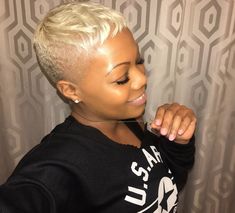 Multicolor Hair, Natural Hair Short Cuts, Blonde Wigs, Cut Life, Short Sassy Hair, Hair Done, Sassy Hair, Hair Affair