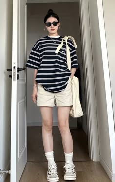 Summer Boyish Outfits, Summer Outfits Korean Street Style, Casual Summer Outfits Korean, Peony Aesthetic, Simple Casual Outfits, Simple Style Outfits