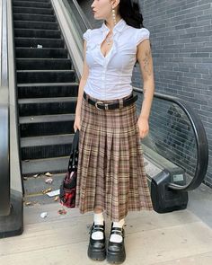 office siren shirt and maxi skirt outfit 💌 + mary jane platforms. 90s outfit inspo <3 Shirt And Maxi Skirt Outfit, Shirt And Maxi Skirt, Mary Jane Platforms, Maxi Skirt Outfit, Plaid Skirt Outfit, Maxi Skirt Outfits, Office Siren, 90s Outfit, Platform Mary Janes