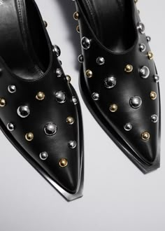 Studded Leather Mules Studded Boots, Studded Leather, Leather Mules, Shoe Obsession, Shoe Fits, Fall Fashion Outfits, Shoe Lover, Stylish Shoes, Shoe Game