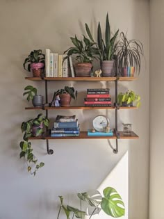 Home decor, shadow play, industrial, urban jungle, rustic, mid century modern Book Shelf Aesthetic Living Room, Book Shelf Bedroom Aesthetic, Room Book Shelf Aesthetic, Book Shelves With Plants, Wall Shelf Ideas Books, Book Shelf Interior Design, Plant Book Shelves, Small Book Shelf Ideas Bedroom, Bedroom Book Shelf Ideas