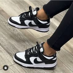 Nike Jordan Mujer, Outfits Con Tenis Nike, Tenis Nike Jordan, Nike Tenis, Couple Sneakers, All Nike Shoes, Tenis Nike, Baskets Nike, Best Shoes For Men