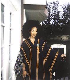 Black Femininity Aesthetic, Femininity Aesthetic, African Inspired Clothing, Earthy Outfits, Queen Charlotte, Black Femininity, African Wear, Modest Fashion Outfits, African Beauty