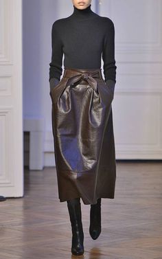 Brown Leather Skirt, Martin Grant, Fashion 2020, Mode Vintage, Moda Operandi, Leather Fashion, Autumn Winter Fashion