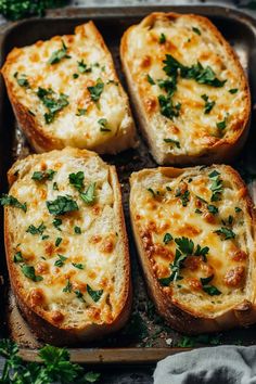 Buttery and garlicky with plenty of ooey-gooey cheese, this quick and easy cheesy garlic bread is impossible to resist! Vegan Cheesy Garlic Bread, Bread Appetizer Recipes, Bread Garlic Toast, Garlic Bread Ideas, Colourful Recipes, Quick Garlic Bread, Homemade Cheesy Garlic Bread, Garlic Cheese Bread Recipe, Garlic Bread Baguette