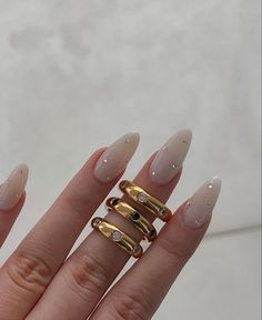 Acrylic Nails August 2023, Classy Coffin Nail Designs, August Nails 2023, Fall Nude Nails, Elegant Wedding Nails, Minimal Nails Art, Hello Nails, Subtle Nails