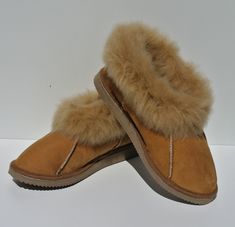 Sheepskin slippers womens - 49$ Sheep Breeds, Sheepskin Slippers, Suede Slippers, Loafers Style, Rubber Shoes, Women's Slippers, Fur Collars, Womens Slippers, Mocha