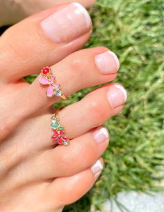 Gold Toe Ring Set Adjustable, Nature Flowers and Butterfly Rings, Set of 2 Foot Rings, Beach Knuckle Toe Rings, Boho Rings, Trendy Statement Unique boho-hippie gold plated toe ring flowers, butterfly and zircon diamond fancy. This toe ring is the ultimate summer feet accessory for summer if you are looking for a way to feel unique and make a fashion statement. Fitted toe rings can be worn year round and especially look great in summer with sandals. Midi rings are also very trendy, worn on the kn Summer Toe Ring Jewelry As A Gift, Butterfly Rings, Gold Toe Rings, Rings Trendy, Rings Boho, Flowers Butterfly, Silver Toe Rings, Adjustable Jewelry, Butterfly Ring