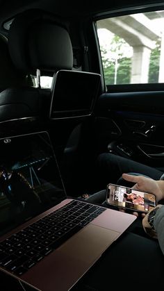 Dept Free Aesthetic, Laptop Working Aesthetic, Agency Aesthetic, Trading Bot, Story Ideas Pictures, Best Crypto, Luxury Lifestyle Dreams, Future Lifestyle, Rich Life