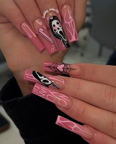 Nails Design For Halloween, Spooky Nails Inspiration, Spooky Baddie Nails, Hollween Costumes Ideas Nails, Halloween Ghost Face Nails, Halloween Nail Designs Scream, Ghostface Nails Pink, No You Hang Up Scream Nails, Halloween Nails Girly