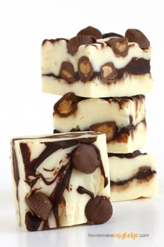 Moose Tracks Fudge with layers of vanilla and chocolate fudge and mini peanut butter cups. Bars To Bake, Christmas Gift Sweets, Fudge With Evaporated Milk Easy, Easy Fall Treats To Sell, Boston Cream Pie Fudge, Packaging Fudge To Sell, Easy Christmas Treats To Sell, Dessert For One Easy, Easy Christmas Truffles