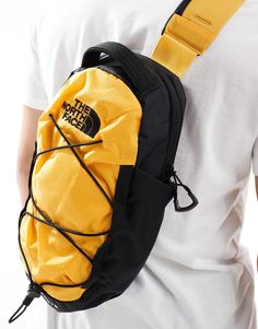 Bolsos de The North Face Para el día a día sin parar Correa larga ajustable Asa en la parte superior Se puede llevar en el hombro o como bandolera Cordón elástico en la parte delantera Diseño con logo Cierre de cremallera Compartimento interior Northface Borealis, The North Face Borealis, Body Lace, North Face Borealis, Trouser Co Ord, Leopard Print Baby, Trainer Heels, Bungee Cord, Strap Top