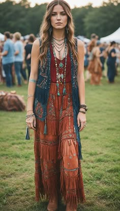 Boho Dance Outfit, Boho Chic Party Outfit, Boho Outfits Summer Bohemian, Western Bohemian Outfits, Boho Inspired Outfits Bohemian Style, Formal Boho Outfit, Bohemian Outfits Party, Boho Boots Outfit, Boho Concert Outfit Summer