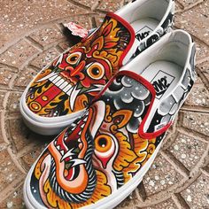 Painting On Shoes Ideas Design, Painting Vans, Custom Painted Vans, Canvas Shoes Diy, Chinese Shoes, Headwear Fashion