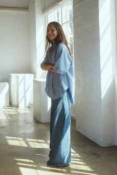 The Aje Insider | Jess Blanch | Editor-in-Chief, RUSSH Raey Jeans Outfit, Conservative Chic Style, Oversized Chic Outfit, Street Style Aesthetic Women, Me And Em Clothing, Jeans Look Woman, Sonderhaus Clothes, Editor In Chief Aesthetic, Blue Style Aesthetic