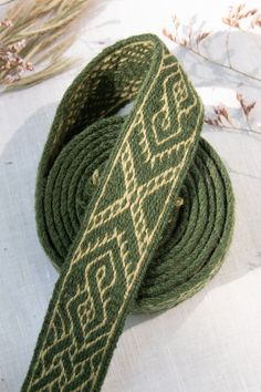 Early medieval woven belt made of 100% wool will be perfect for your historical costume. The belt is made of the traditional and labor-intensive technique of weaving on tablets. It is one of the characteristic elements of the early medieval costume. A historical pattern basis on Birka founds. Length of a belt is 200 cm/ 250 cm/ 300 cm + tassels Wide of belt is 3.5 cm / 1.4 inches The belt is made for order and preparing time is around 3-4 weeks + shipping time (depends on country) The actual col Irish Woven Belt, Tablet Woven Belt, Viking Man, Tablet Weaving Patterns, Medieval Pattern, Viking Pattern, Viking Belt, Medieval Belt, Viking Reenactment