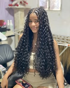 Half Red Half Black Hair Curly, 30 Inch Braids, Light Brown Boho Braids, Cuban Hairstyles, Long Crochet Hairstyles, Hispanic Braids, Curly Boho Braids, Bora Bora Braids, Type Of Braids