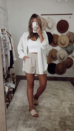 Hot Mom Summer Outfits, Women’s Summer Outfit, Mexico Dinner Outfits, Summer Outfits 2023 Fashion Trends Women Over 30, Women’s Summer Outfits, Easy Vacation Outfits, Traveling Outfits Summer, Stay At Home Mom Outfits Summer, Amusement Park Outfit Spring