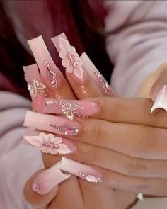 Birthday Nail Inspo 2024, Nails Acrylic Birthday Set, Quinceanera Nails Pink, Nails For Quince, Pink Birthday Nails Acrylic, Pink Quince Nails, Latina Nail Designs, Xv Nails, Pink Bling Nails