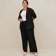 Plus Size Business Casual, Business Casual Jacket, Plus Size Business, Business Casual Blazer, Elegant Blazers, Plus Size Spring, Business Casual Outfits For Women, Business Casual Outfits For Work, Professional Wardrobe