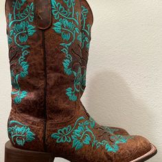 Ariat Cowboy Boots Brown Boots With Patina For Fall, Brown Patina Boots For Fall, Blue Patina Boots With Round Toe, Blue Round Toe Boots With Patina, Blue Patina Round Toe Boots, Casual Blue Square Toe Boots, Brown Boots For Rodeo Spring Season, Ariat Cowgirl Boots, Ariat Cowboy Boots