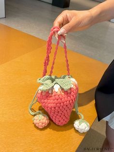 BagForLove - Strawberry Mini Drawstring Crochet Bag - Delightful and Compact! Cute Small Bags, Crochet Drawstring Bag, Crochet Drawstring, Pouch Pattern, Summer Knitting, Bag Crochet, Crochet Bag Pattern, Crochet For Kids, Girls Bags