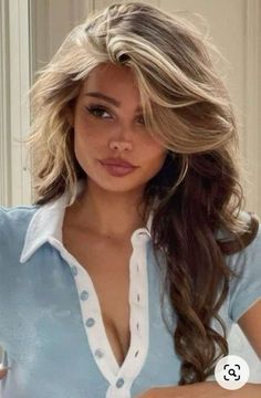 Classy Vintage Hairstyles, Old Hollywood Brunette, 80s Blowout Hair Brunette, 80s Bombshell Hair, Low Matinance Hair Color, Blonde Hispanic Women, Left Side Part Hairstyles, Brunnete Hair Ideas Colour 2023