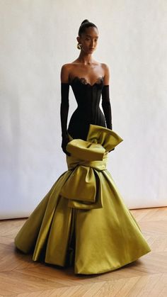 Mode Inspo, Fancy Dresses, Couture Fashion, Pretty Dresses, Runway Fashion