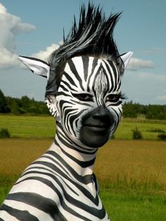 Zebra Face & Body Paint Zebra Makeup, Carnaval Make-up, Unique Halloween Makeup, Zebra Costume, Halloween Make-up Looks, Theatrical Makeup