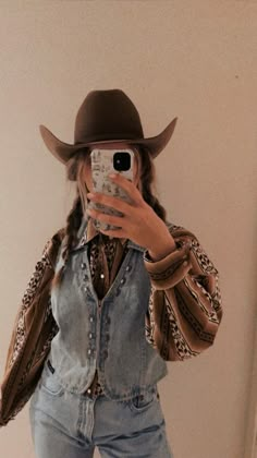 1990s Western Fashion, Western Disney Outfits, Western Outfits Women Vintage, Western Denim On Denim Outfit, Denim Vest Western Outfit, 90s Cowboy Fashion, 90s Western Fashion Vintage, Western Valentine Outfits, Nfr Fashion 2023