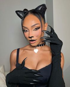 Makeup Halloween Simple, Cat Costume Makeup, Black Cat Makeup, Halloween Costumes For College, Simple Cat Makeup, Tatti Lashes, Cat Halloween Makeup, Holloween Makeup, Cat Makeup Halloween