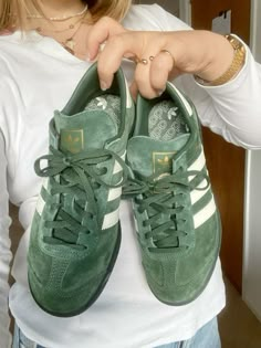 Adidas Aesthetic, Adidas Hamburg, Samba Adidas, Samba Shoes, Hair Silky, Green Adidas, Invisible Lace, Basket Vintage