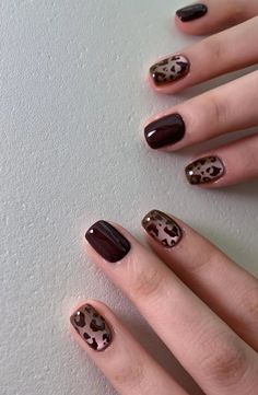 Brown Cateye Nails Design, Brown Cateye Nail, Nail Art Kuku Pendek, Clear Glitter Nails, Nails Leopard, Acrylic Toe Nails, Subtle Nails, Modern Nails