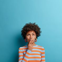 Thinking Photography, Thinking Photos, Thinking Pose, Red Hair Looks, Close Up Portrait, Brunette Woman, Close Up Portraits, Poster Background Design, Face Expressions