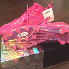 New In Box Rgiii Breast Cancer Awareness Cleats Solar Intense Pink & Neon Pink Battling Back From Injuries, Fighting Through The Pressure, And Still Managing To Get In The Endzone. Rg3 Does It All, And So Can You, In His New Signature Cleat For 2014. Lightweight Quickweb Upper Supports The Foot During Even The Sharpest Movements. Super Rare And No Longer In Stores Or Online! Get Them Now While You Can! Womens Soccer Cleats, Best Soccer Cleats, Best Soccer Shoes, Nike Football Boots, Pink Football, Adidas Cleats, Softball Cleats, Football Accessories, Soccer Outfits