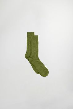 Classic, ultra soft ribbed socks made in a wool and cashmere blend. Ribbed Socks, Cashmere Socks, Stay In Shape, Brand Story, All Brands, Casual Jeans, Concept Store, Workout Pants, Dress Shop