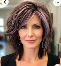 Women With Round Faces, Short Hair Inspiration, Trendy Short Hairstyles, Gym Hair, Best Hairstyles For Women, Plum Hair, Messy Bob Hairstyles, Medium Hair Styles For Women, Perfect Hair Color