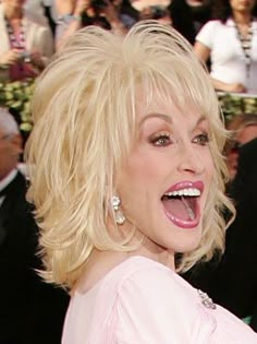 hairstyles dolly parton | Celebrity Hairstyles From The Oscars - BeautyRiot.com - Dolly Parton ... Farah Fawcett Hair, Fawcett Hair, Dolly Pardon, Farah Fawcett, Oscar Hairstyles, Shag Hairstyles