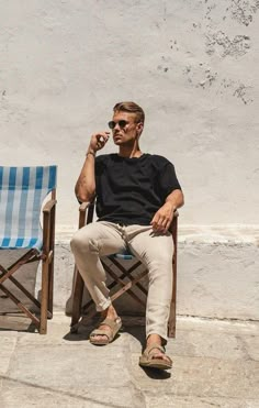 How To Style Birkenstocks Outfits Men, Men’s Outfits With Birkenstocks, Men Spain Fashion, Surfer Mens Style, Mens Burken Stocks Outfit, Birkenstock Mens Outfit, Men In Birkenstocks Outfit, Mens Birkenstock Outfit, Birkenstock Man Outfit