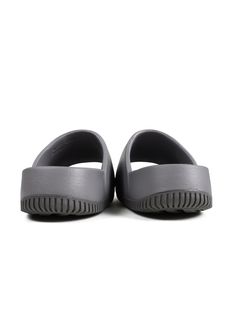 Expertly crafted and designed for ultimate comfort and functionality, the Nike Calm slide sandals feature a contoured foam composition with a responsive feel and a textured footbed for secure foot placement. The minimalist design is finished with a debossed Nike Swoosh logo and a full-length rubber outsole for improved grip on various surfaces. Perfect for any activity, these slides promise both comfort and style for a serene experience. All Jordans, Grey Flats, Nike Swoosh Logo, Nike Mens, Swoosh Logo, Nike Swoosh, Nike Jordan, Nike Dunks, The Minimalist