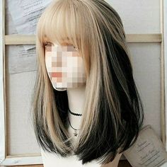 Blonde Hair Streaks, Blond And Black Hair, Model Haircut, Hair Color Underneath, Hair Color Streaks, Hair Streaks, Shot Hair Styles